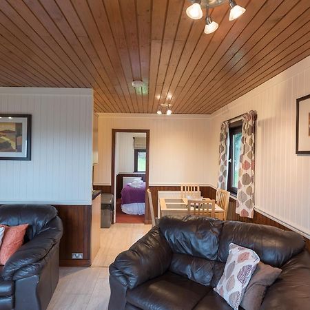 Conifer Lodge 25 With Hot Tub Newton Stewart Minnigaff Exteriör bild