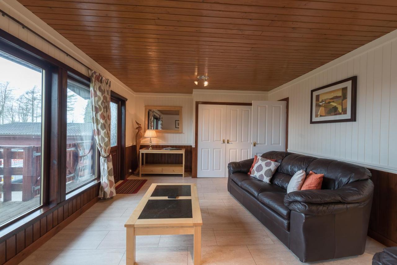 Conifer Lodge 25 With Hot Tub Newton Stewart Minnigaff Exteriör bild