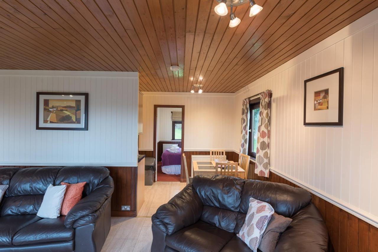 Conifer Lodge 25 With Hot Tub Newton Stewart Minnigaff Exteriör bild