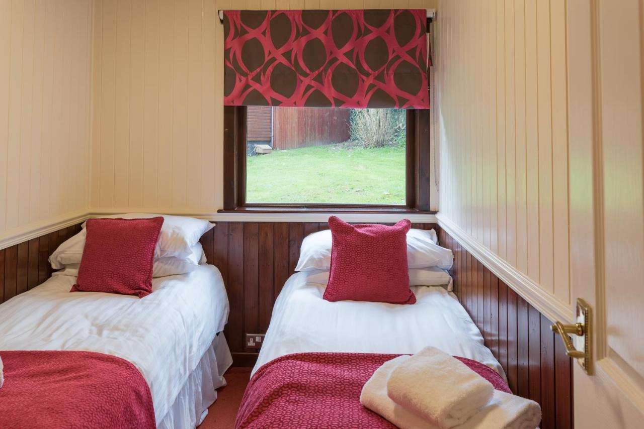 Conifer Lodge 25 With Hot Tub Newton Stewart Minnigaff Exteriör bild