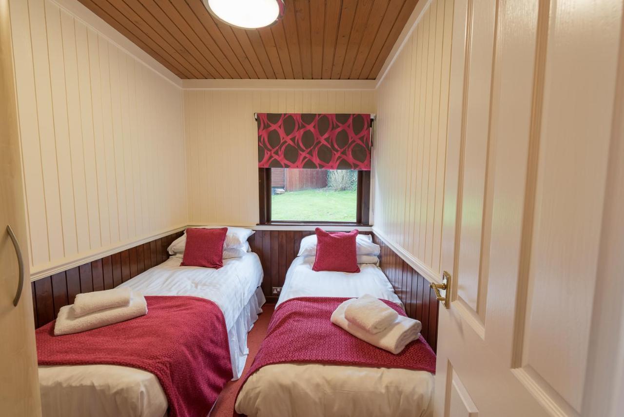 Conifer Lodge 25 With Hot Tub Newton Stewart Minnigaff Exteriör bild