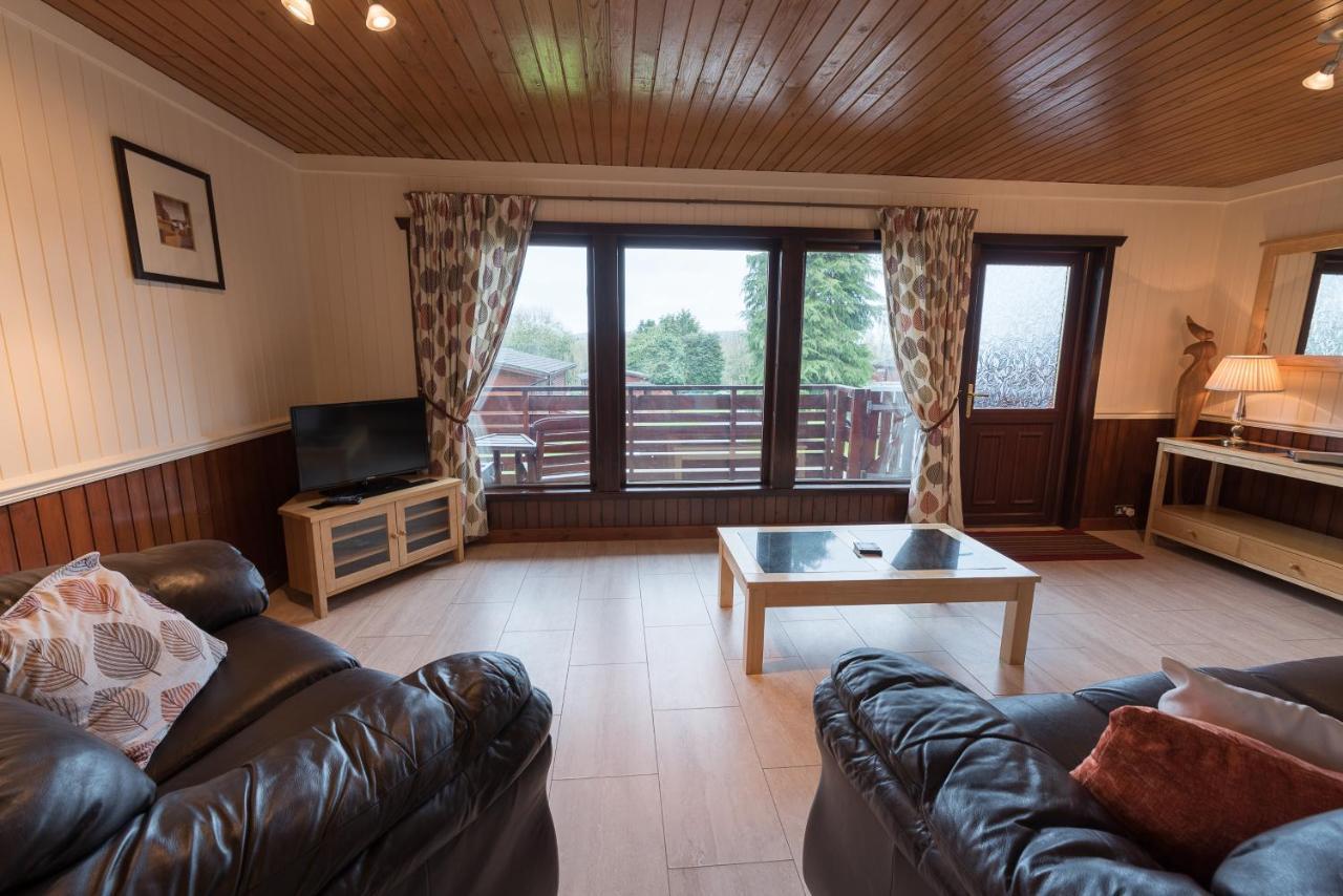 Conifer Lodge 25 With Hot Tub Newton Stewart Minnigaff Exteriör bild